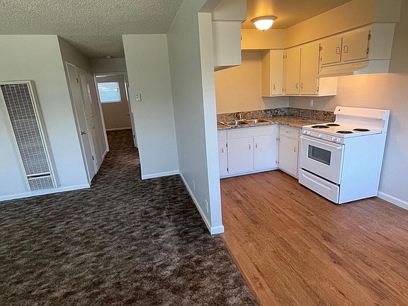 4th image of 3017 N Vagedes Ave #C