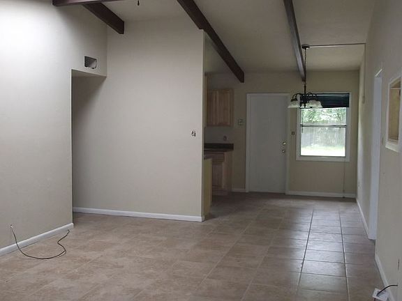 3rd image of 2924 NE 14th Dr