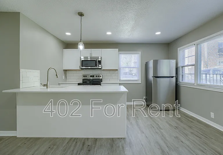 1008 S 29th St #4 — Photo 4