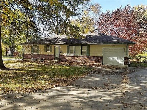 3rd image of 9216 Manchester Ave
