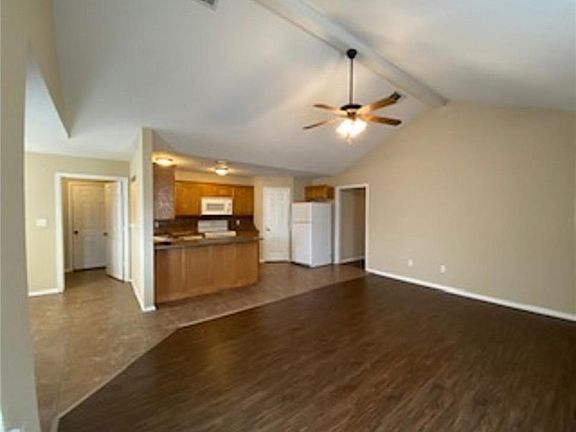4th image of 1942 Green Meadow Dr