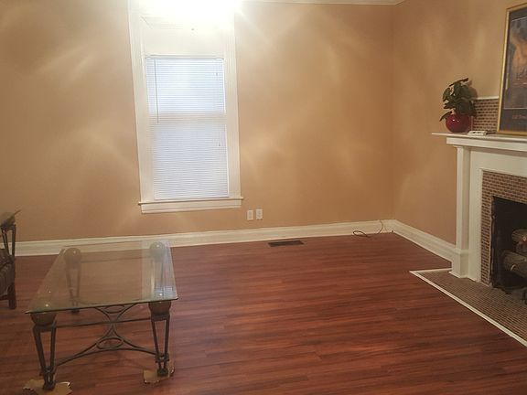 3rd image of 453 Boulevard St