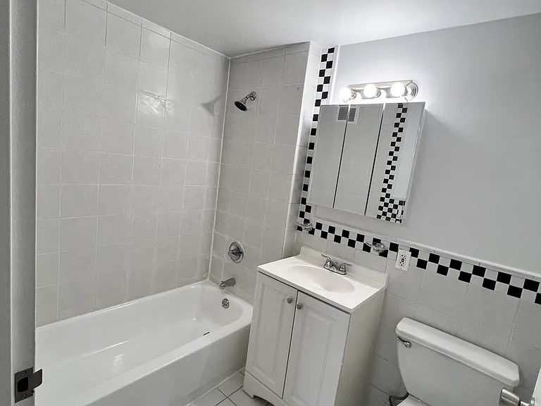 159-10 71st Ave #2 — Photo 3