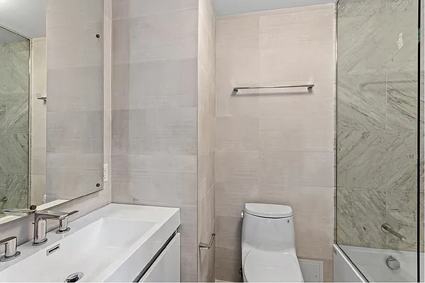 Rented by Warburg | media 21