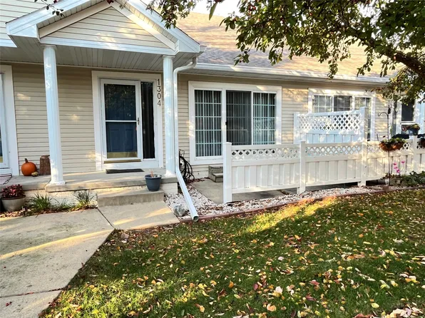 4425 Mills Civic Pkwy Unit 1304, West Des Moines, IA 50265