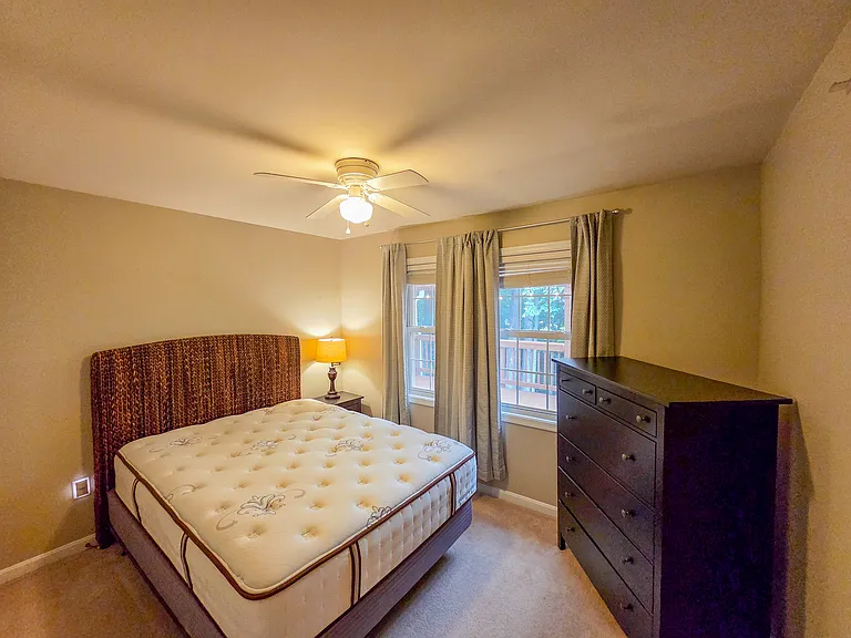 8401 Kennedy Dr — Photo 34