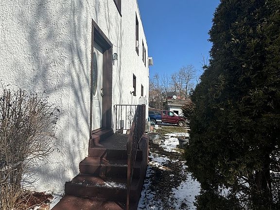 2nd image of 201 S Lincoln Ave