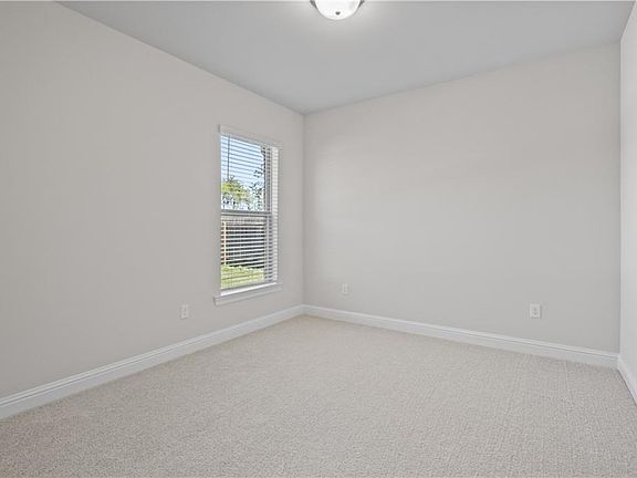 5th image of 44280 Huntley Rd