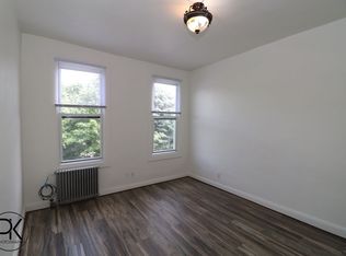 204 Kingsland Ave APT 3R, Brooklyn, NY 11222