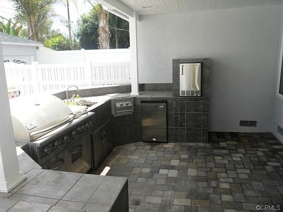 3rd image of 4354 Bellflower Blvd