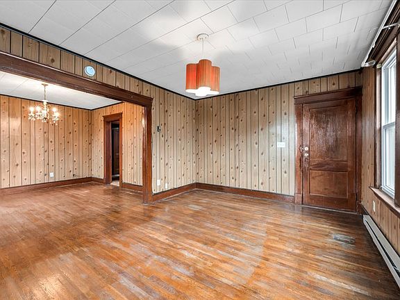 4th image of 31 Young St #3
