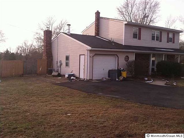 2nd image of 596 Harmony Rd