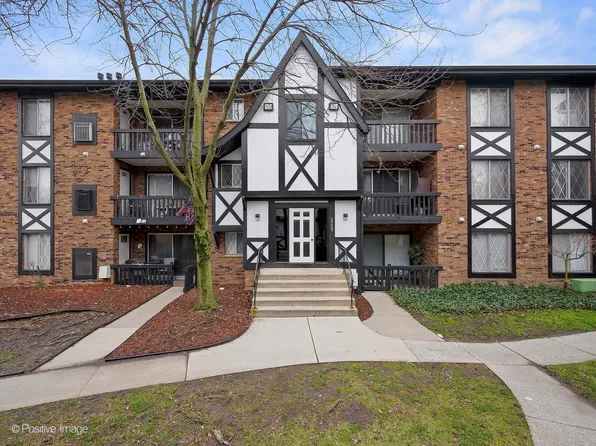 13628 Royal Ct APT 806, Crestwood, IL 60418