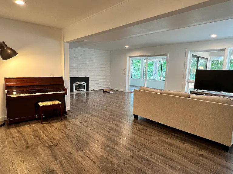16152 SE 42nd St — Photo 24