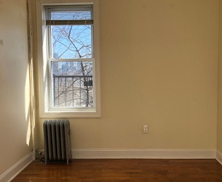 2nd image of 34 Clifton Pl #22P