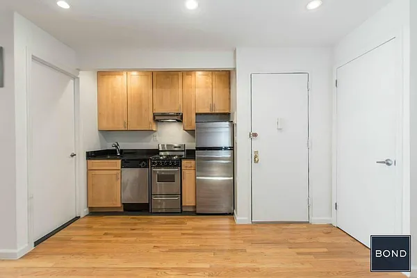 Rented by Bond New York | media 9