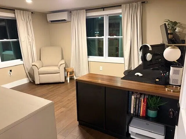 3 bed, 2.0 bath, 1451 sqft, $3,800 — Photo 3