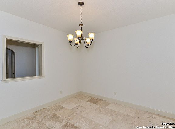 4th image of 1460 Decanter Dr