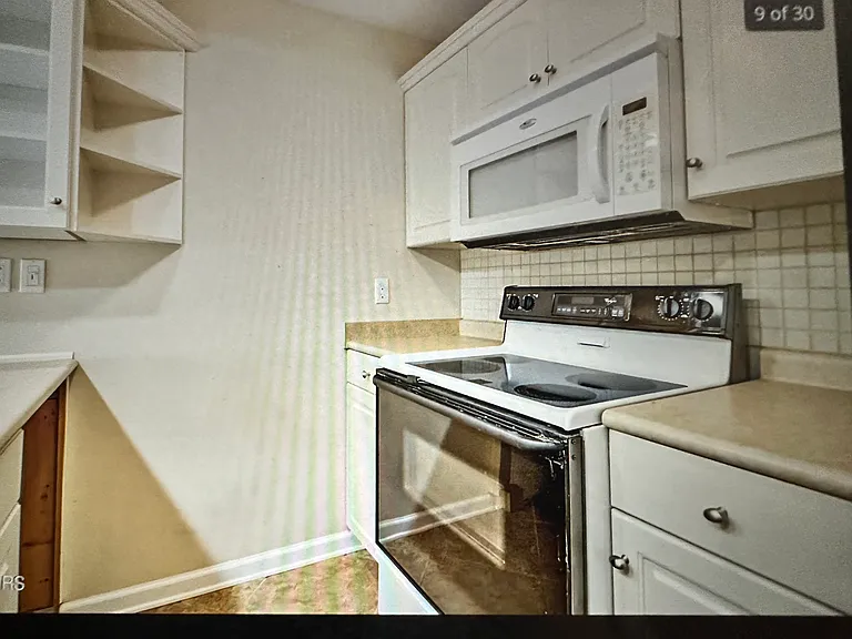 38 Lakeshore Ln #50 — Photo 11