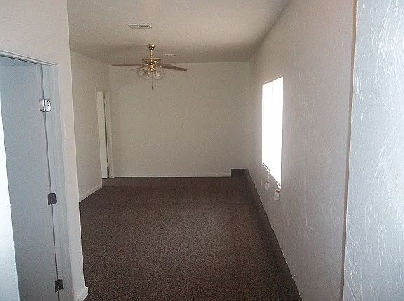 5th image of 2520 Oak Glen Way