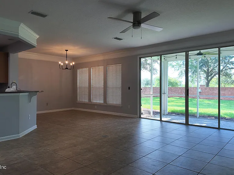 11015 Castlemain Cir E — Photo 7