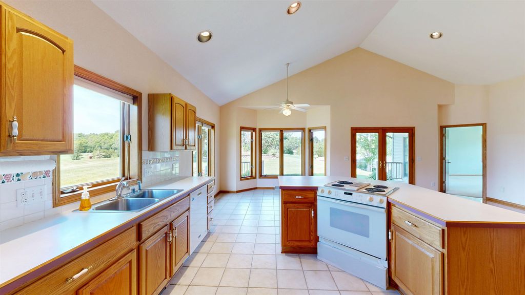 1710 Honey Creek Dr, Plain, WI - View 3