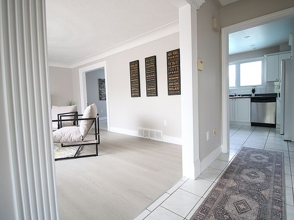 4th image of 66 Seaton Place Dr