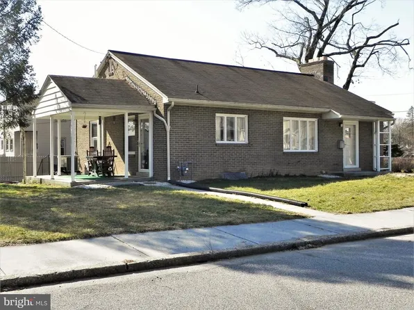 48 W Queen St, Annville, PA 17003