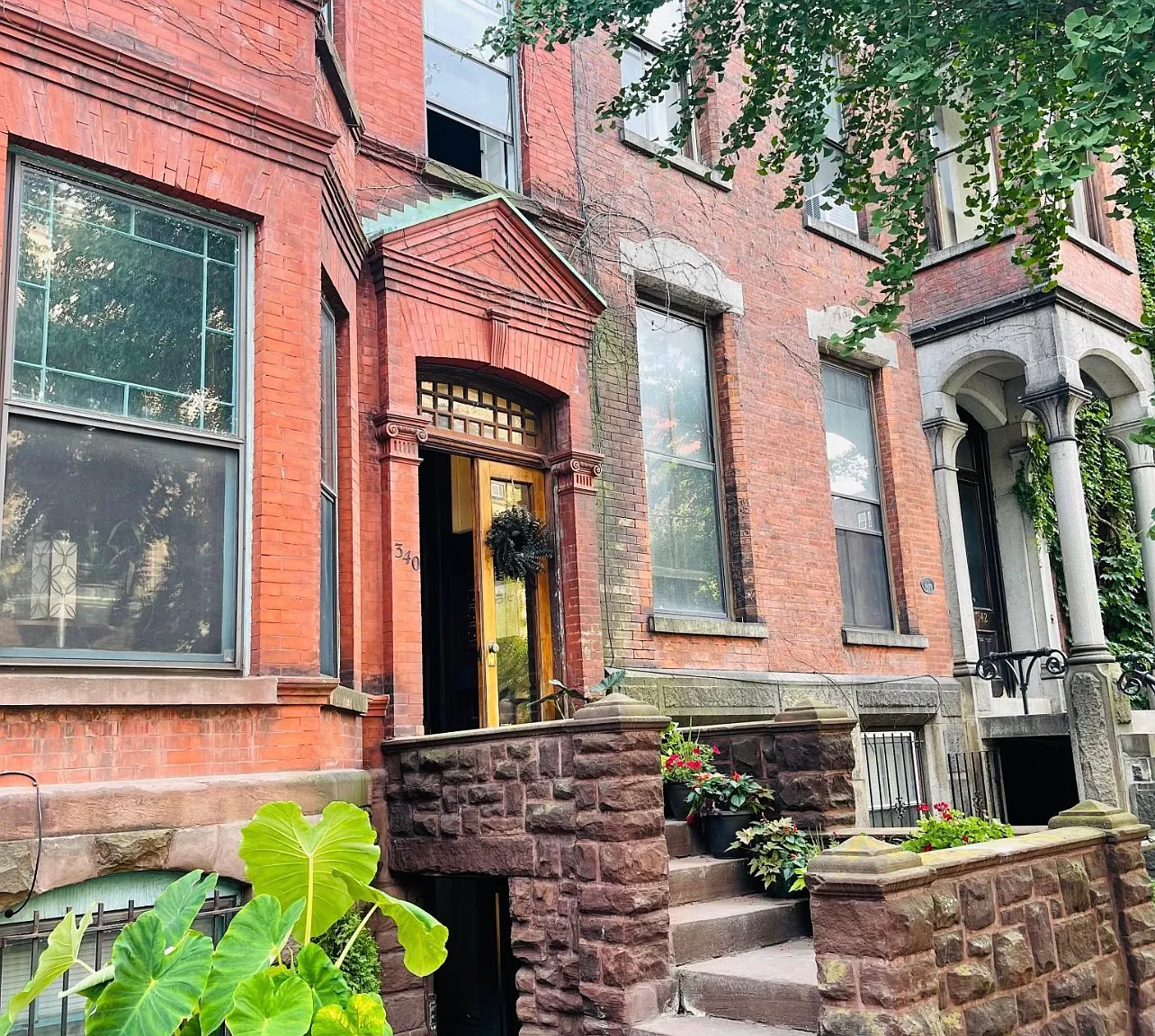 340 State St — Photo 2