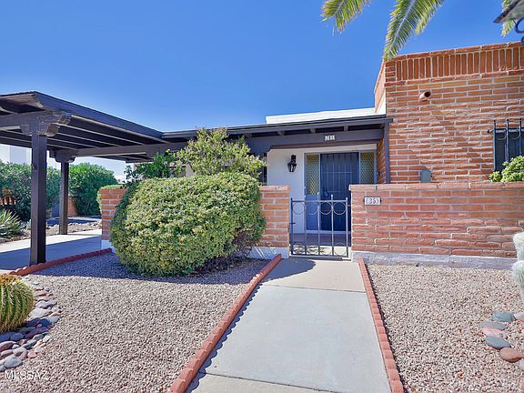 2nd image of 35 N Los Pinos