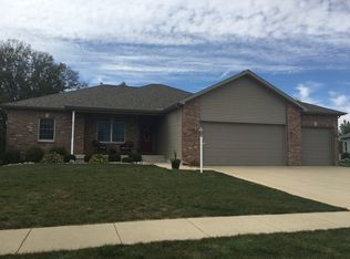 1629 Hunters View Dr, Mt Zion, IL 62549