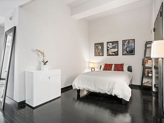 2nd image of 20 Pine St APT 1001