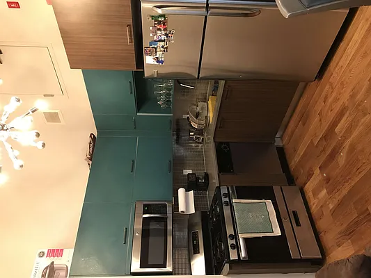 Rented by Manhattan Management LLC | media 37