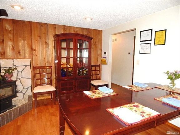 2nd image of 4023 Dover Ct SE