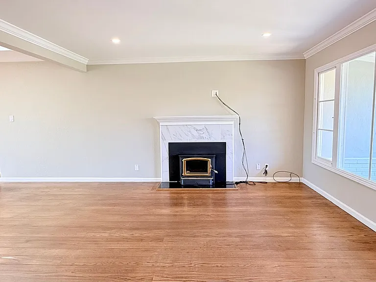205 Barbara Ct — Photo 6