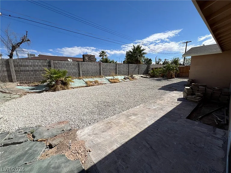3608 W Bonanza Rd — Photo 24