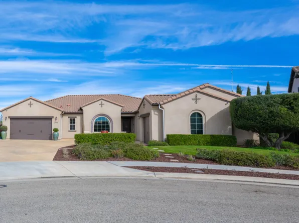 3205 Lexington Ave, Clovis, CA 93619