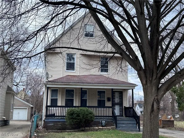 927 E 146th St, Cleveland, OH 44110