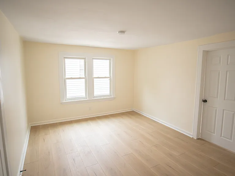 9105 Bancroft Ave — Photo 24