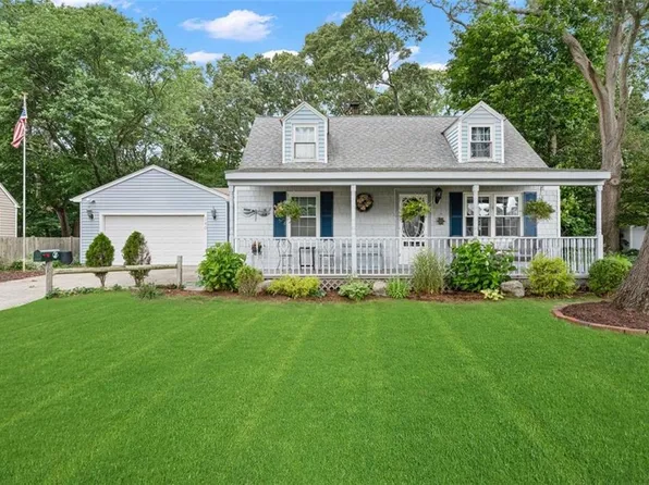 140 Long View Dr, Warwick, RI 02886