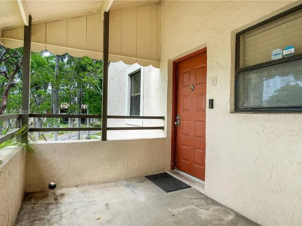 20125 NE 3rd Ct #O2, Miami, FL 33179