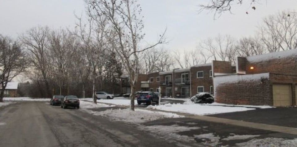 2nd image of 2807 Willow Rd APT 107