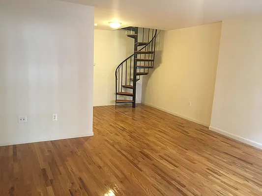 Rented by Marc Williams, LREB | media 4