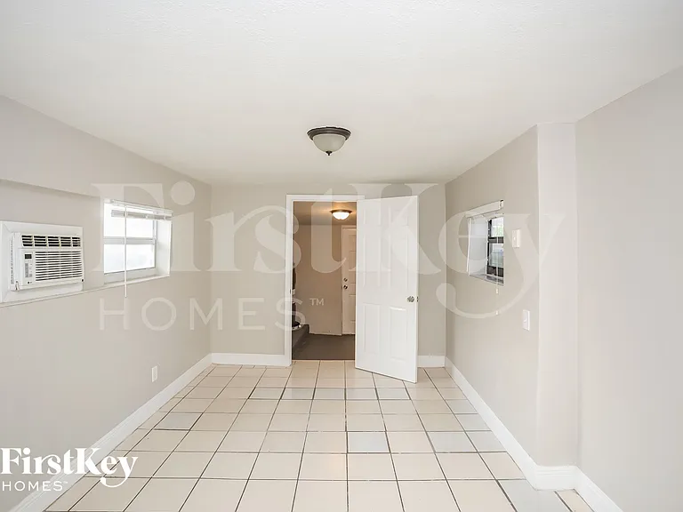 1155 NW 127th St — Photo 11