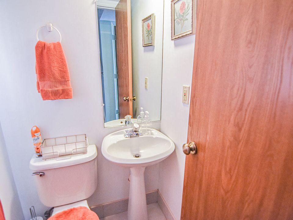 1st image of 250 Emily Ln