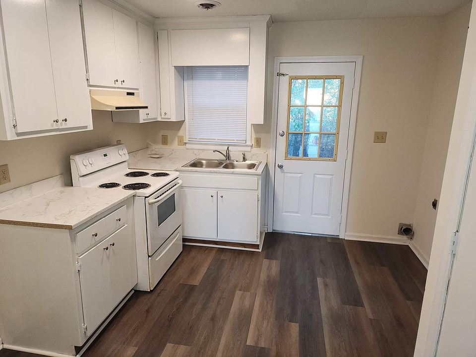 1st image of 505 Exchange Ln #D