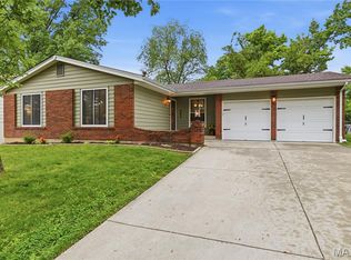541 Braebridge Rd, Ballwin, MO 63021