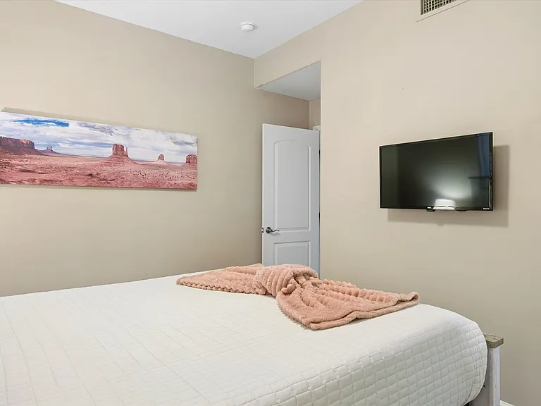 9033 W Patrick Ln — Photo 28