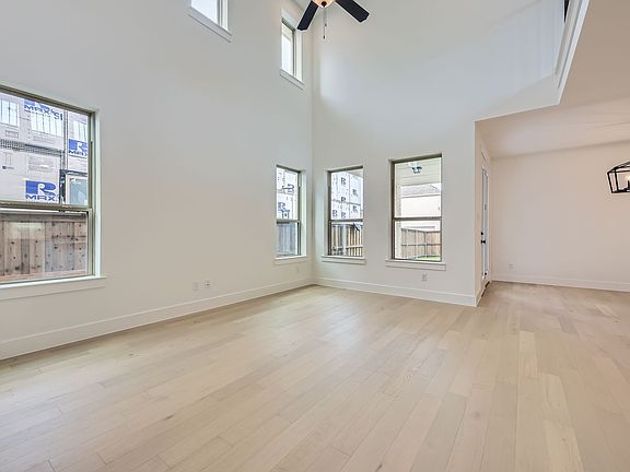 Plan 1457 Living Room Representative Photo