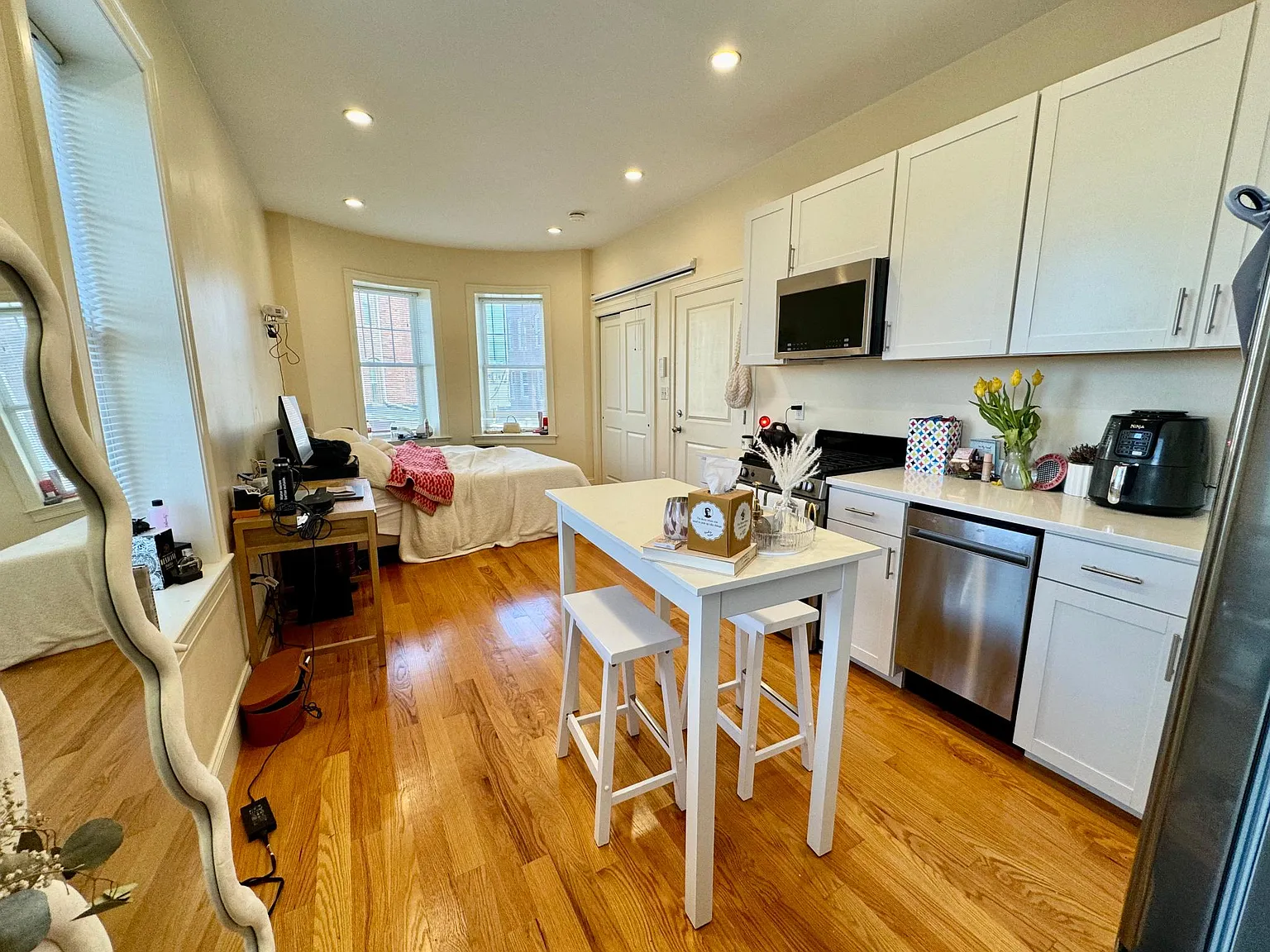 Studio, 400 sqft, $1,800 — Photo 4